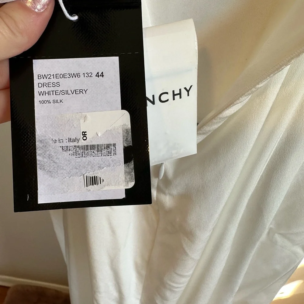 GIVENCHY Sleeveless Crystal Gown - Picture 17 of 17